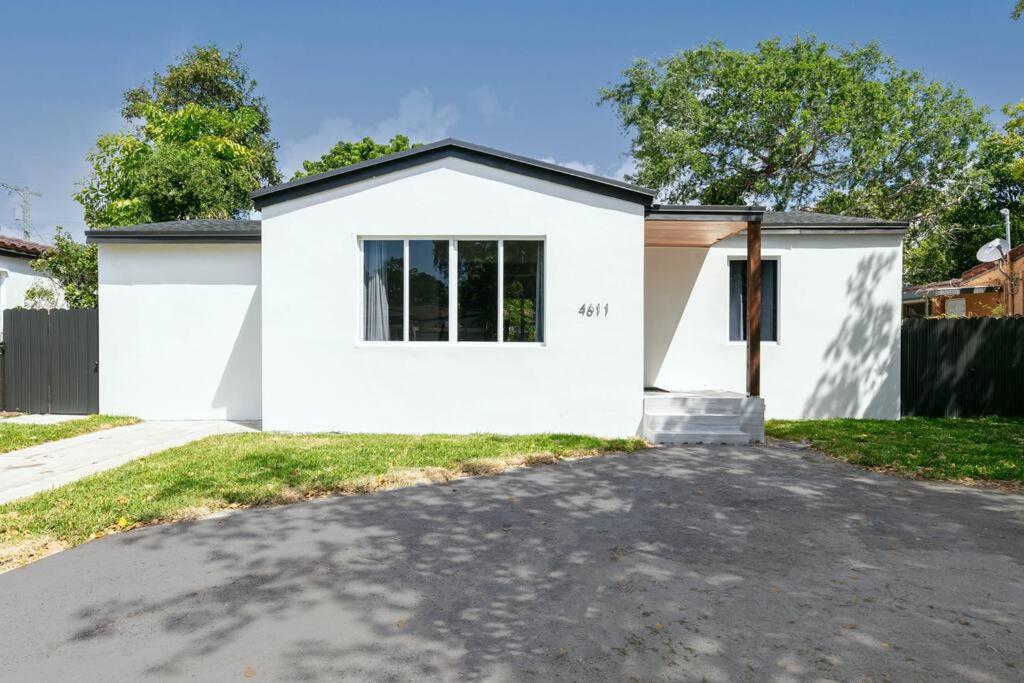 Hébergement de vacances New Home, Pool Near Airport And Beaches, King Bed Miami